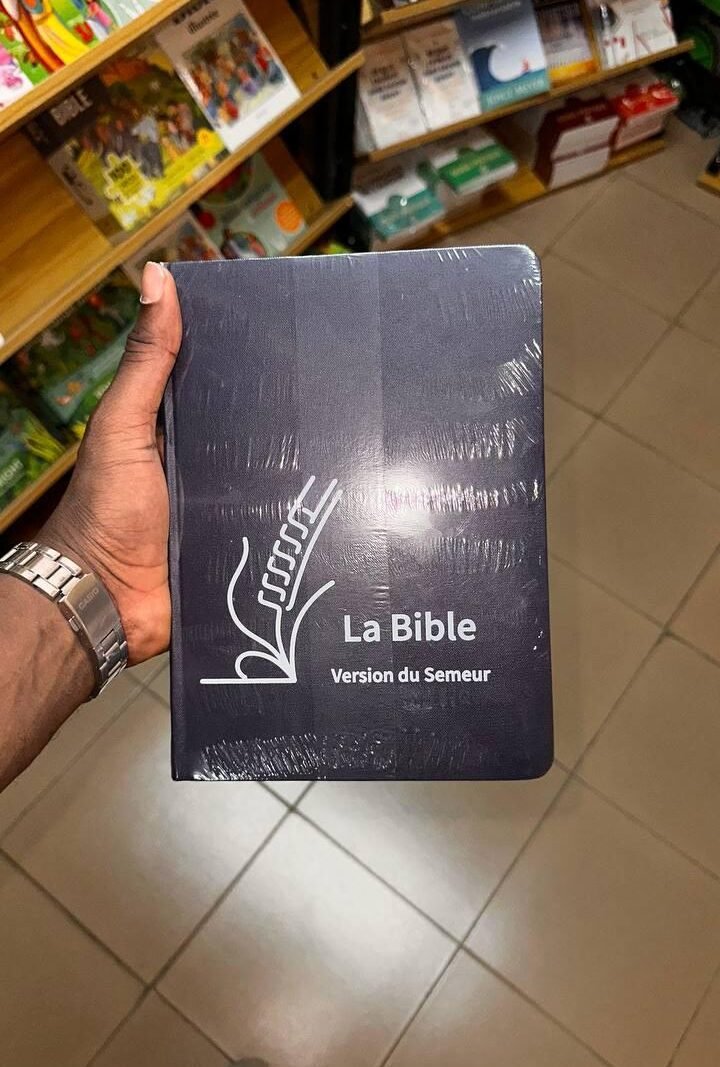 La Sainte Bible – Version du Semeur, couverture noire, finition soignée