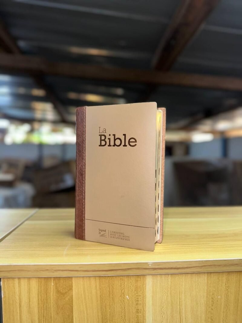 La Bible – couverture beige et marron
